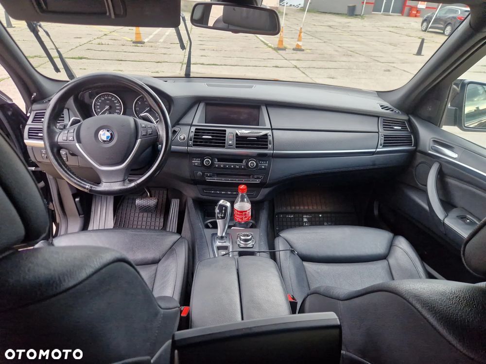 BMW X5 5.0i xDrive - 10