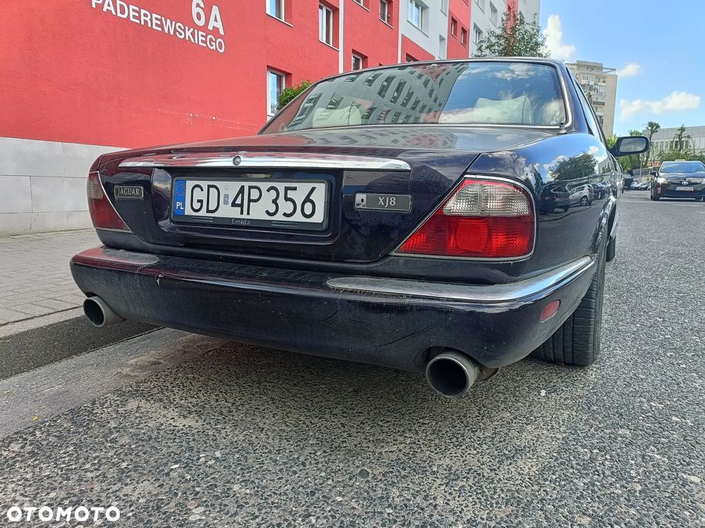 Jaguar XJ - 27