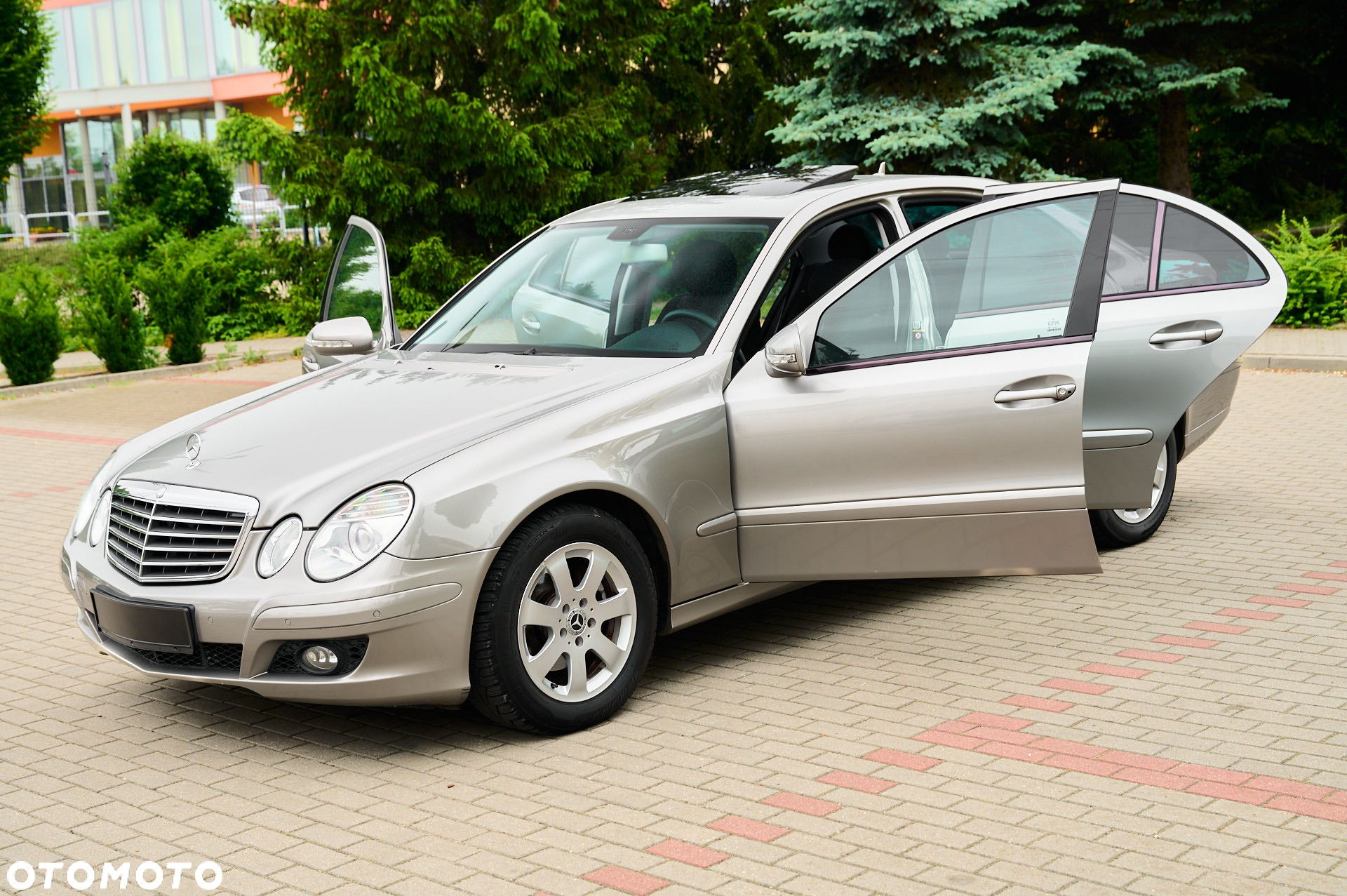Mercedes-Benz Klasa E - 17