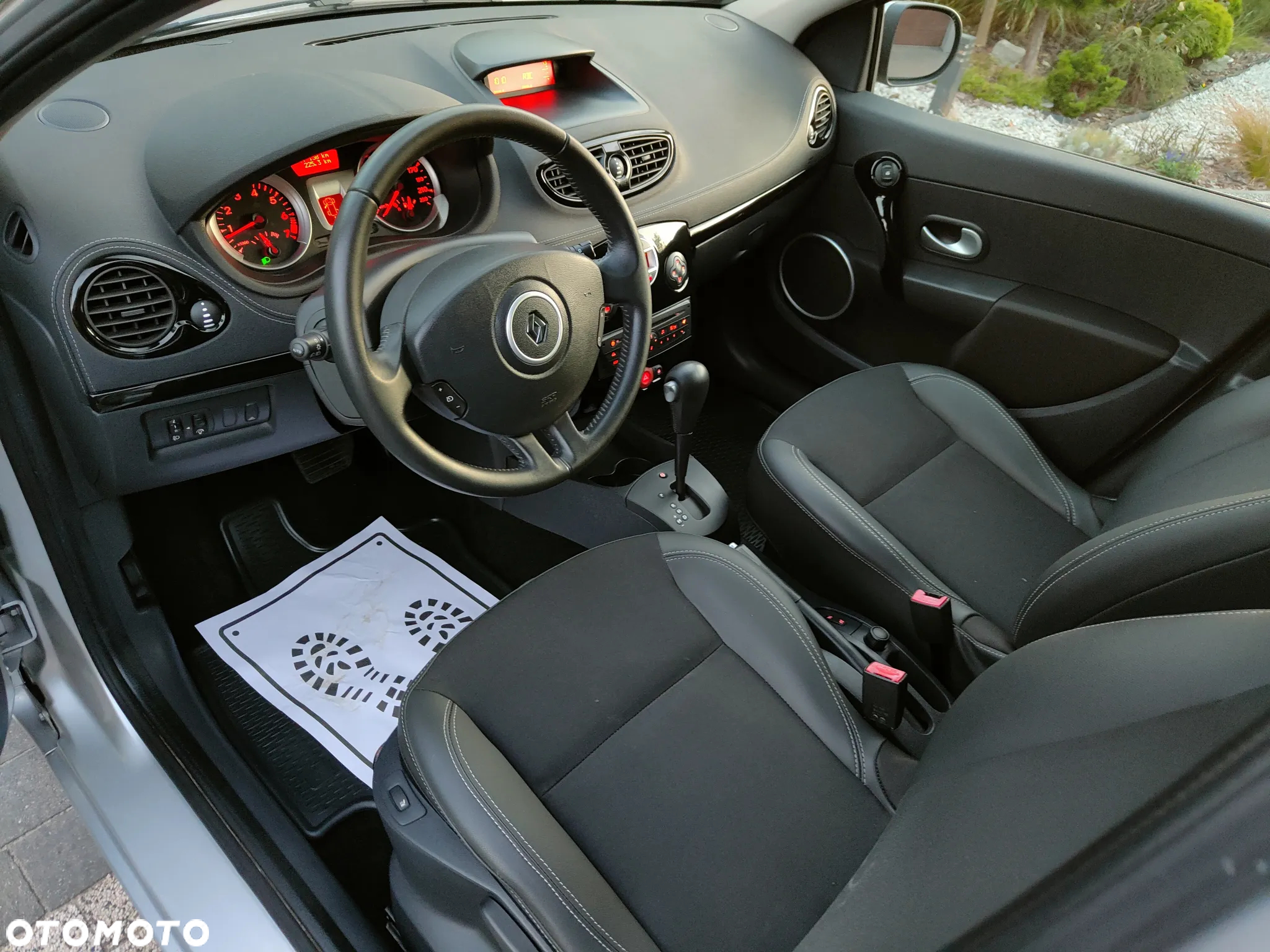 Renault Clio 1.6 16V Night&Day - 16