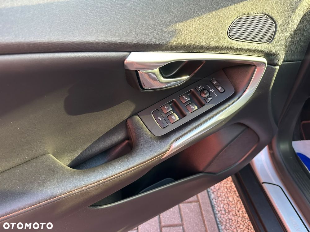Volvo V40 D2 Base - 15
