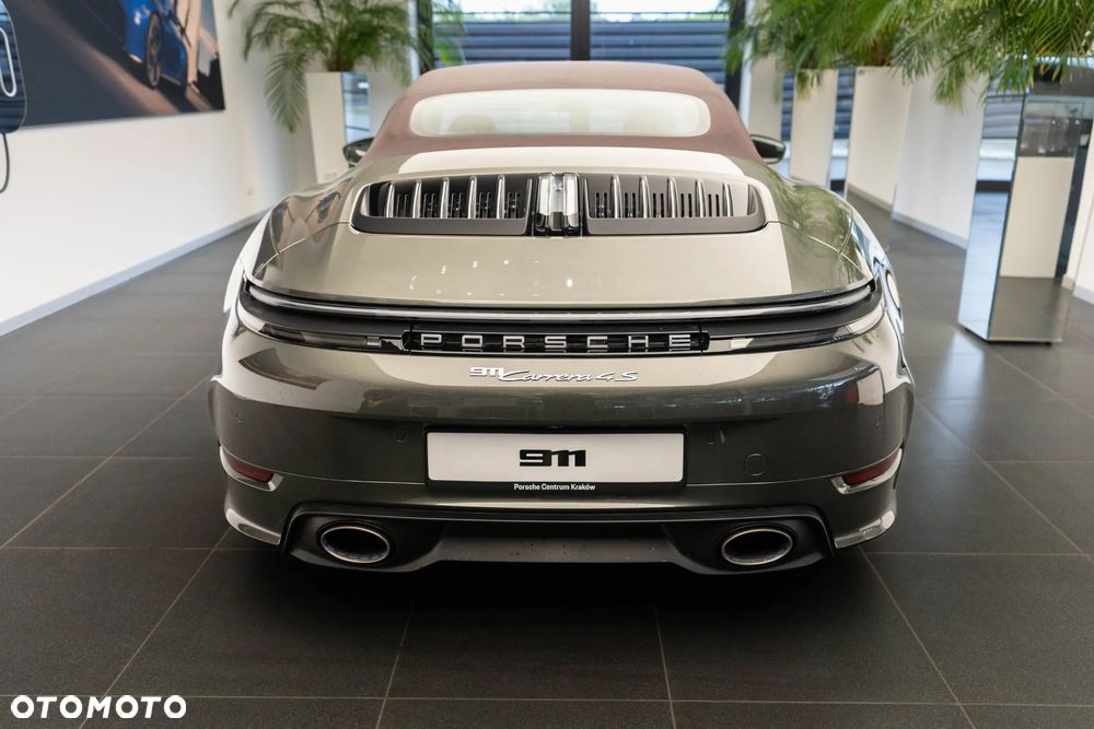 Porsche 911 Carrera 4S - 6