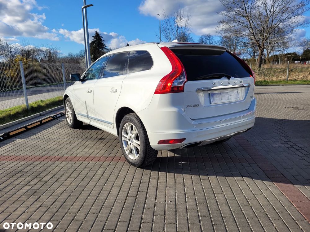 Volvo XC 60 T5 Geartronic Momentum - 5