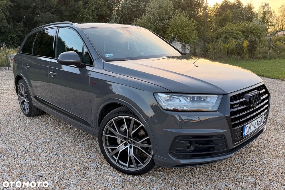 Audi Q7 - 1