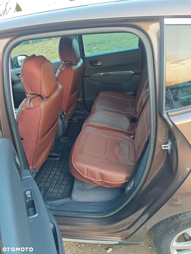 Peugeot 3008 Hybrid4 - 16