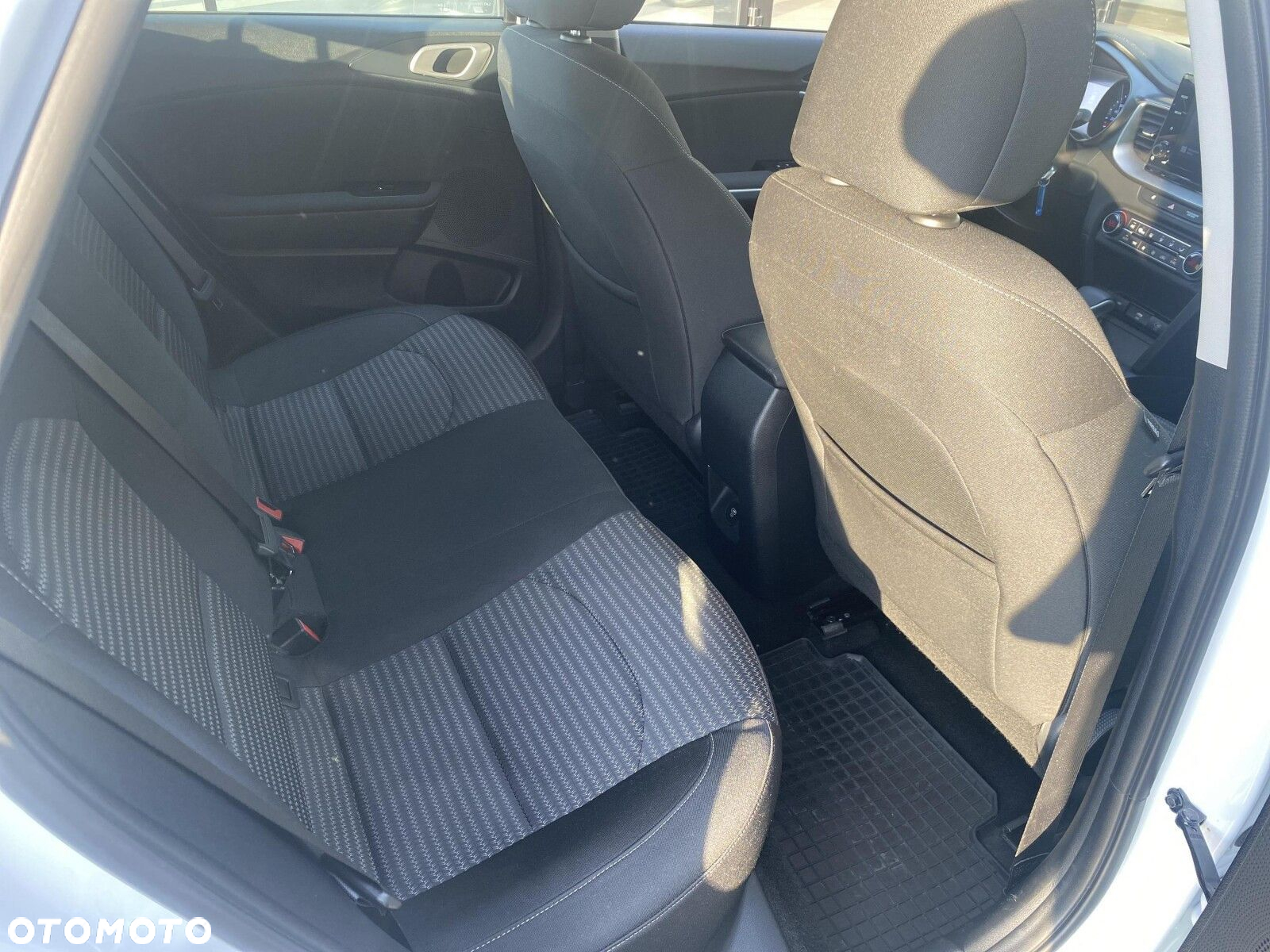 Kia Ceed - 13