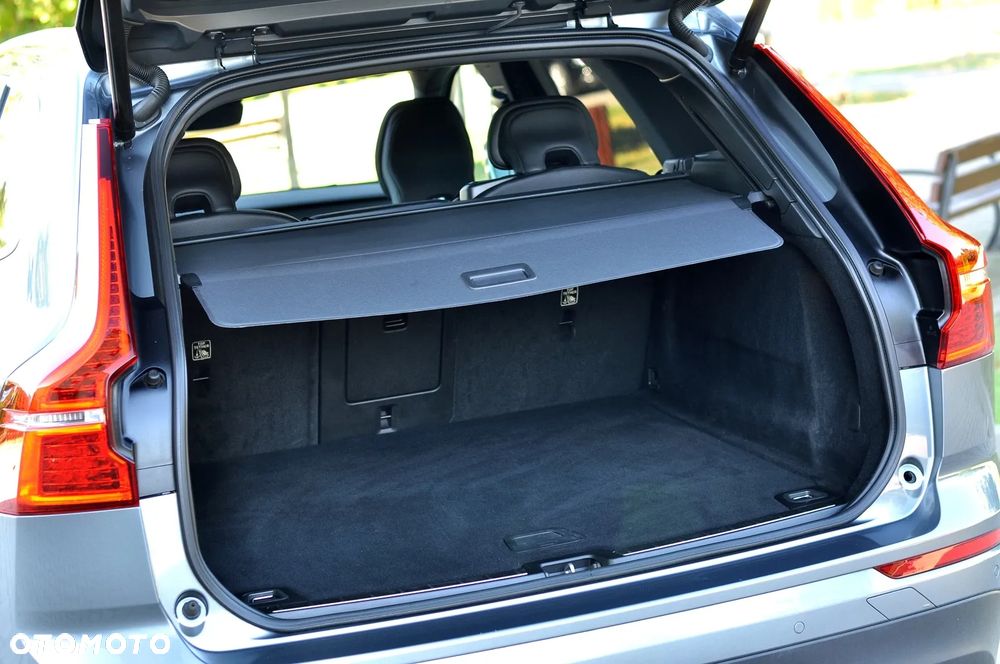 Volvo XC 60 D4 Momentum Pro - 11
