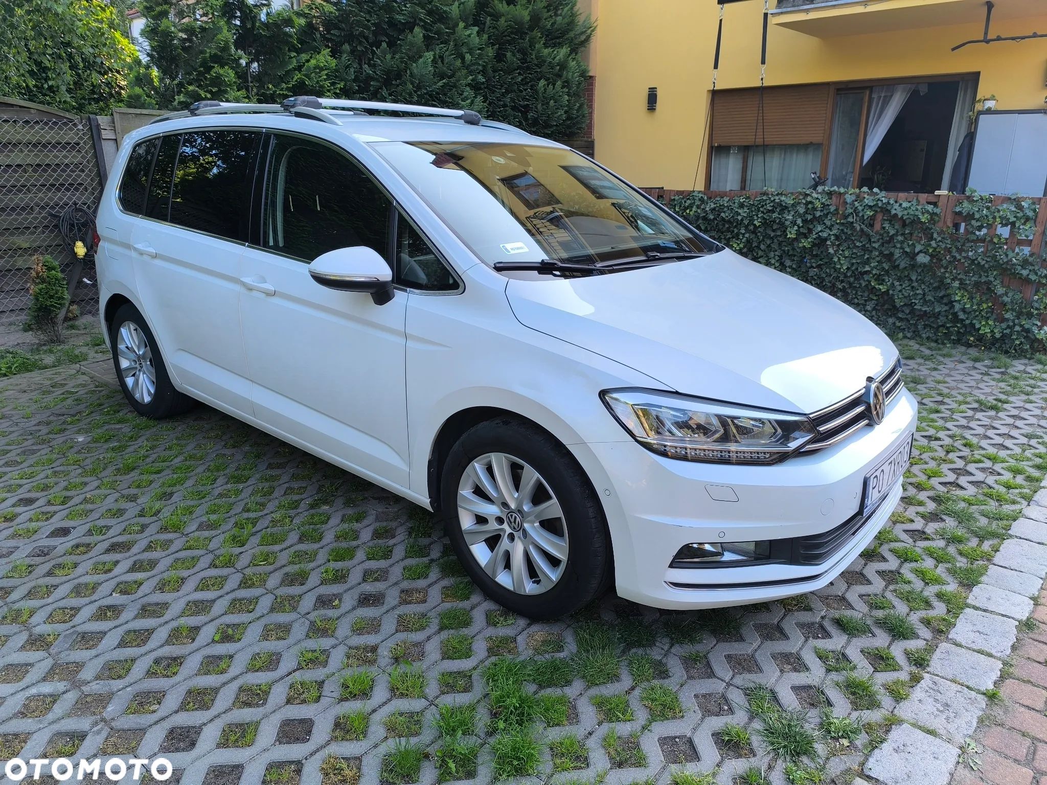 Volkswagen Touran - 1