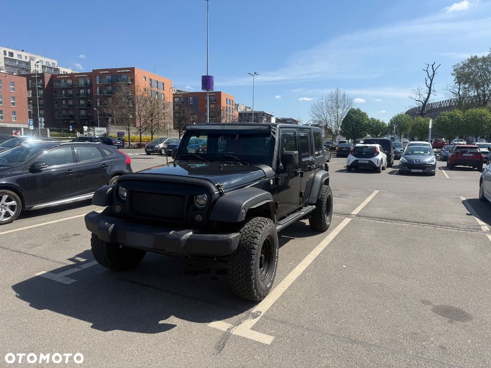 Jeep Wrangler Unlimited 3.8 Automatik Sahara - 2