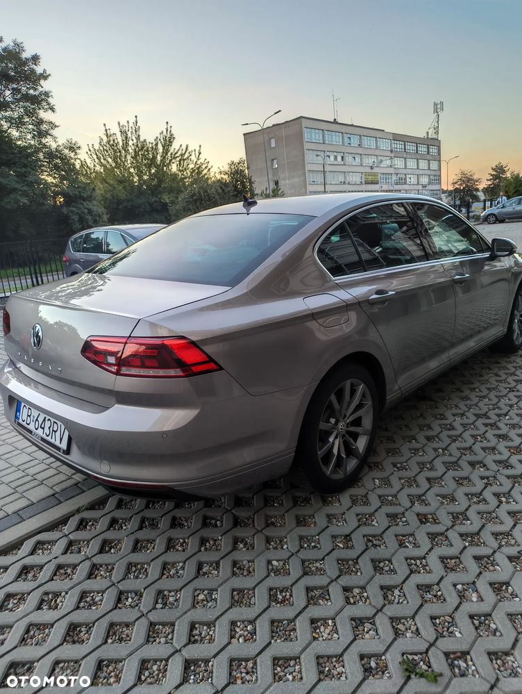 Volkswagen Passat 2.0 TSI Business DSG - 7
