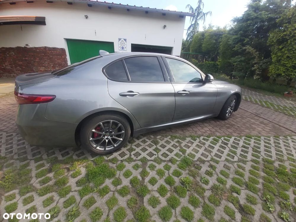 Alfa Romeo Giulia - 4