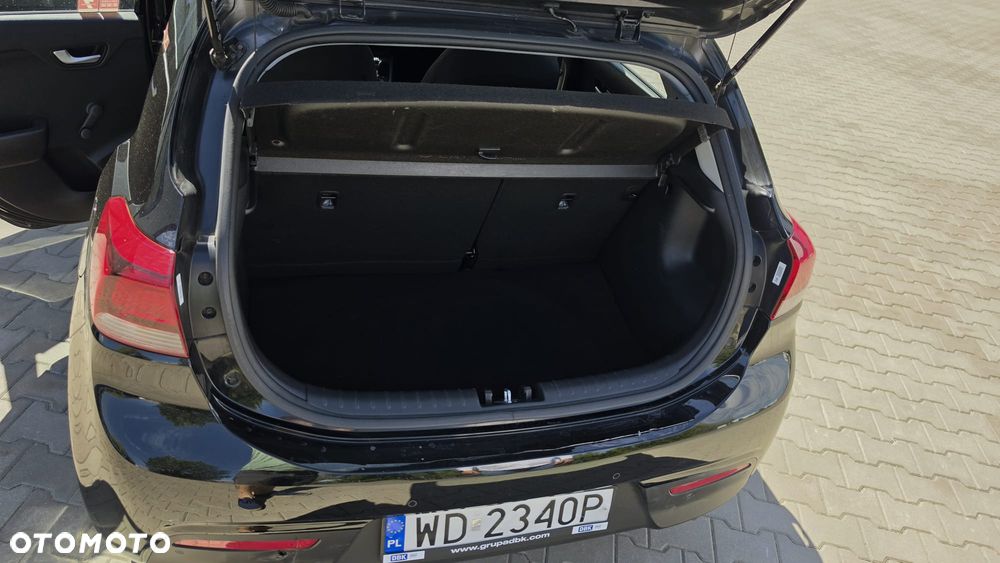 Kia Rio 1.2 L - 8