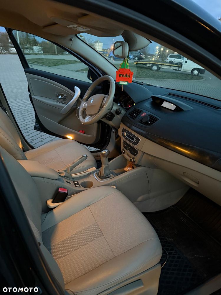 Renault Fluence 1.6 16V Expression - 8