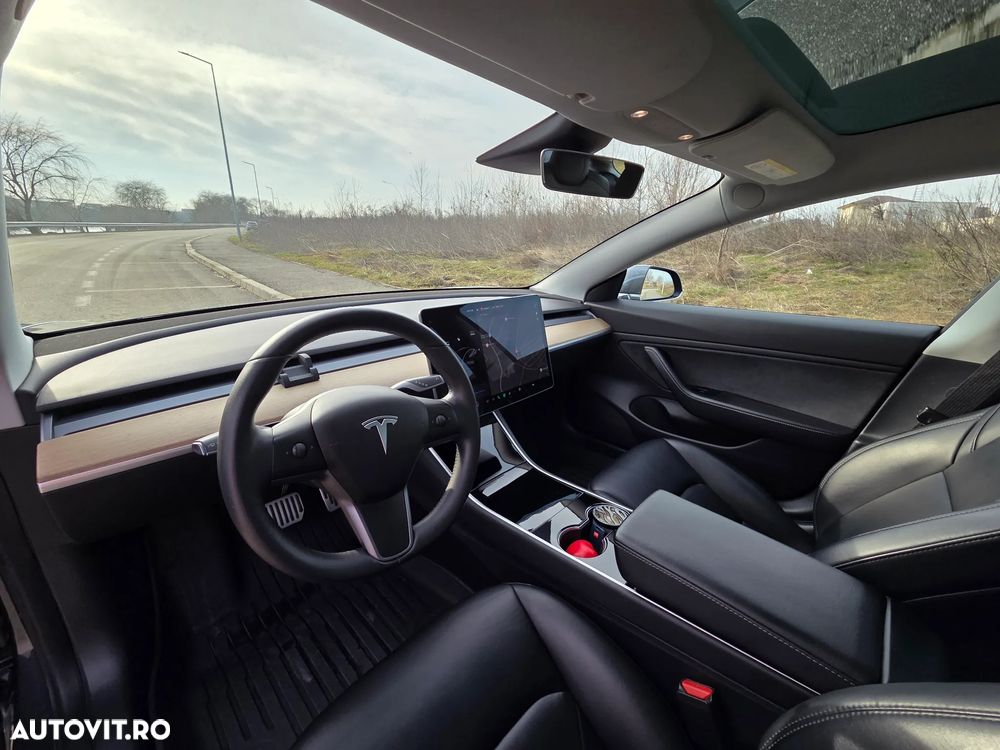 Tesla Model 3 - 16