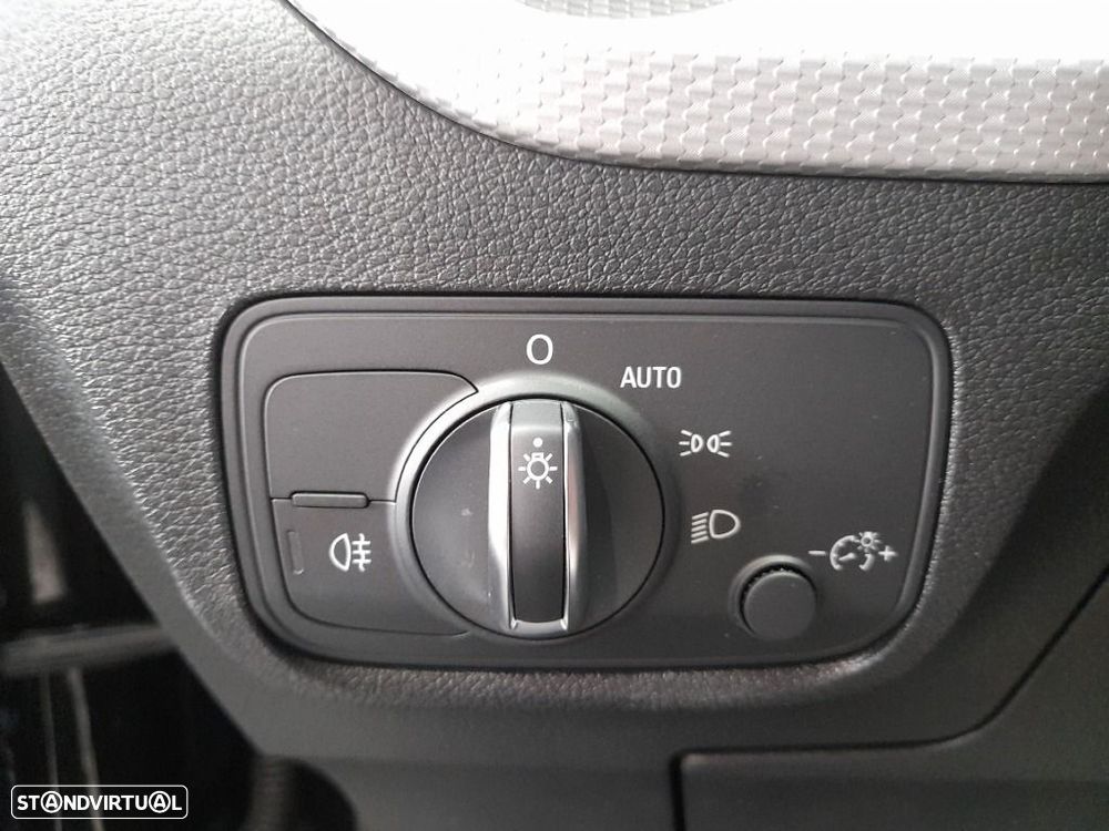 Audi Q2 35 TFSI S line S tronic — fotografia 14