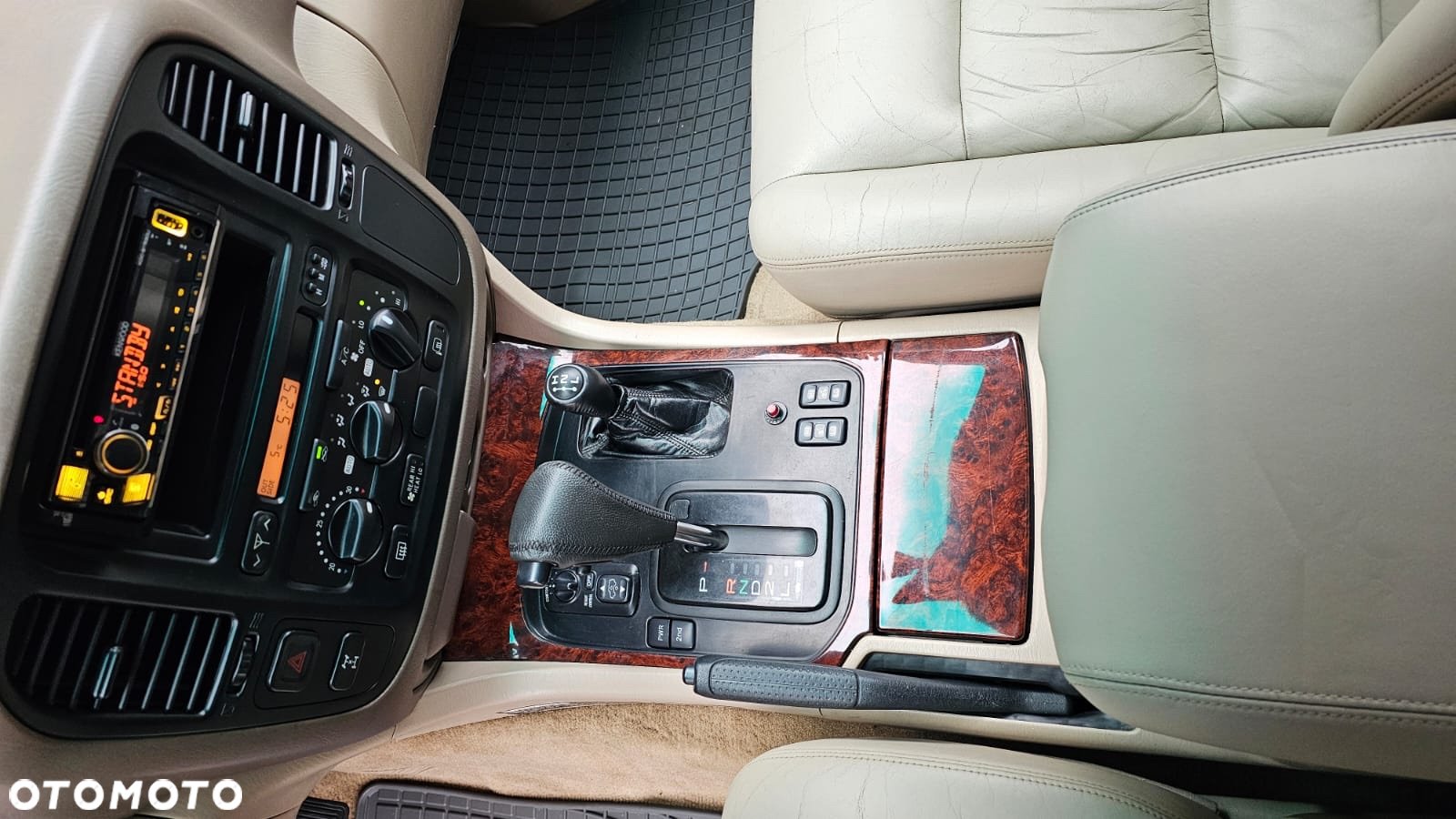 Toyota Land Cruiser 4.7 V8 - 22