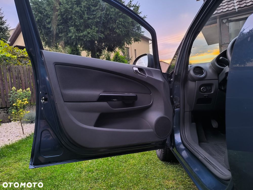 Opel Corsa 1.2 16V Essentia - 13