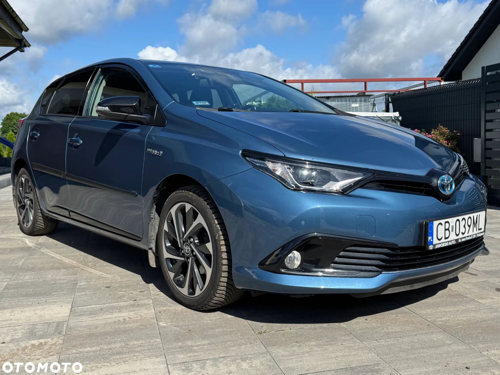 Toyota Auris 1.8 HSD Luna - 1