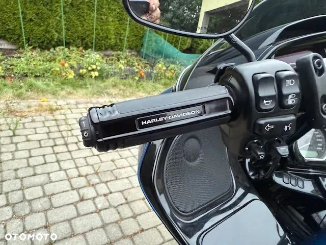 Harley-Davidson Touring Road Glide - 22
