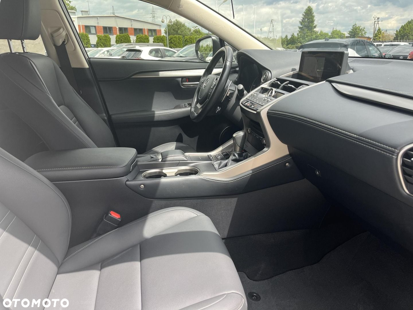 Lexus NX - 9