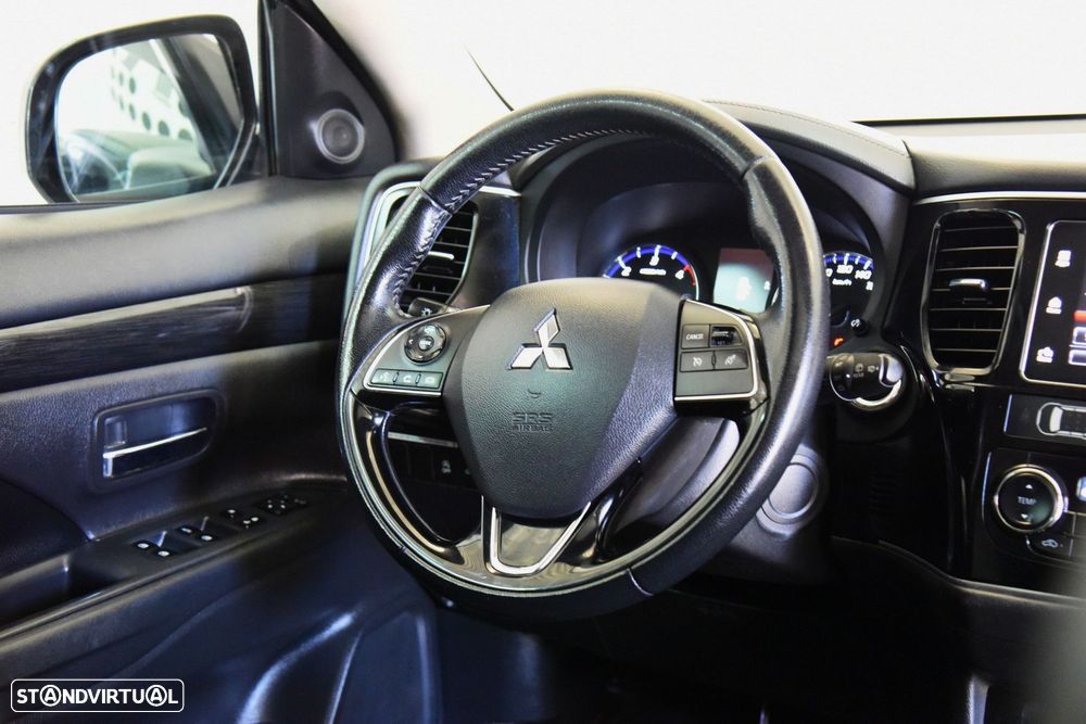 Mitsubishi Outlander 2.2 DI-D Intense - 26