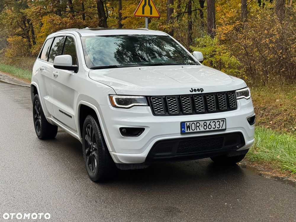 Jeep Grand Cherokee - 12