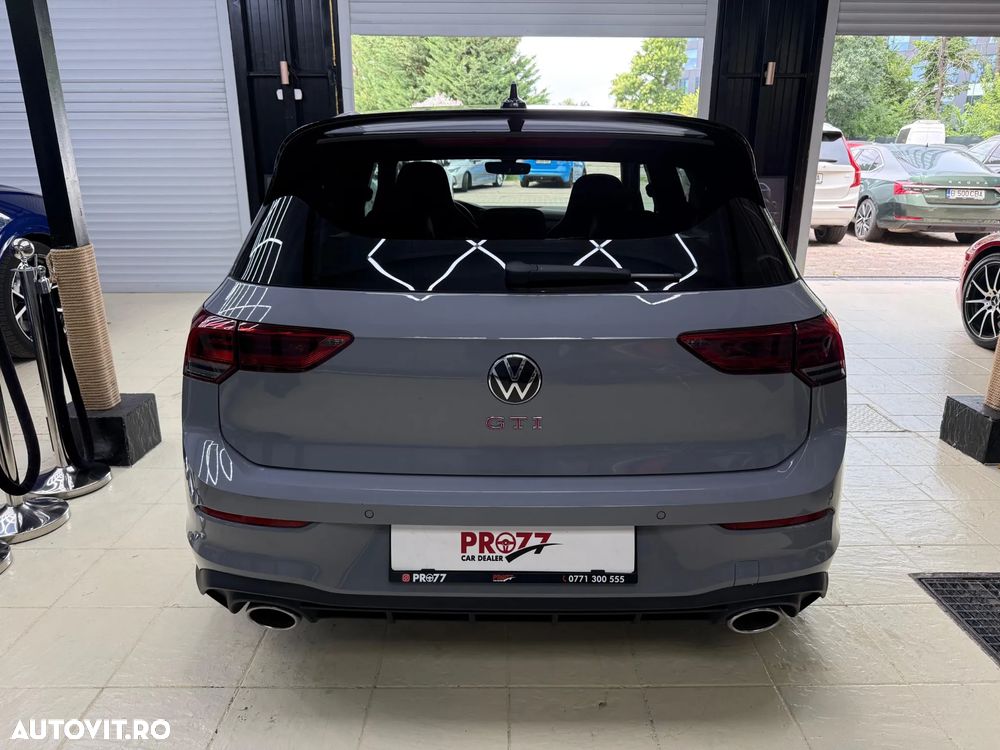 Volkswagen Golf - 5