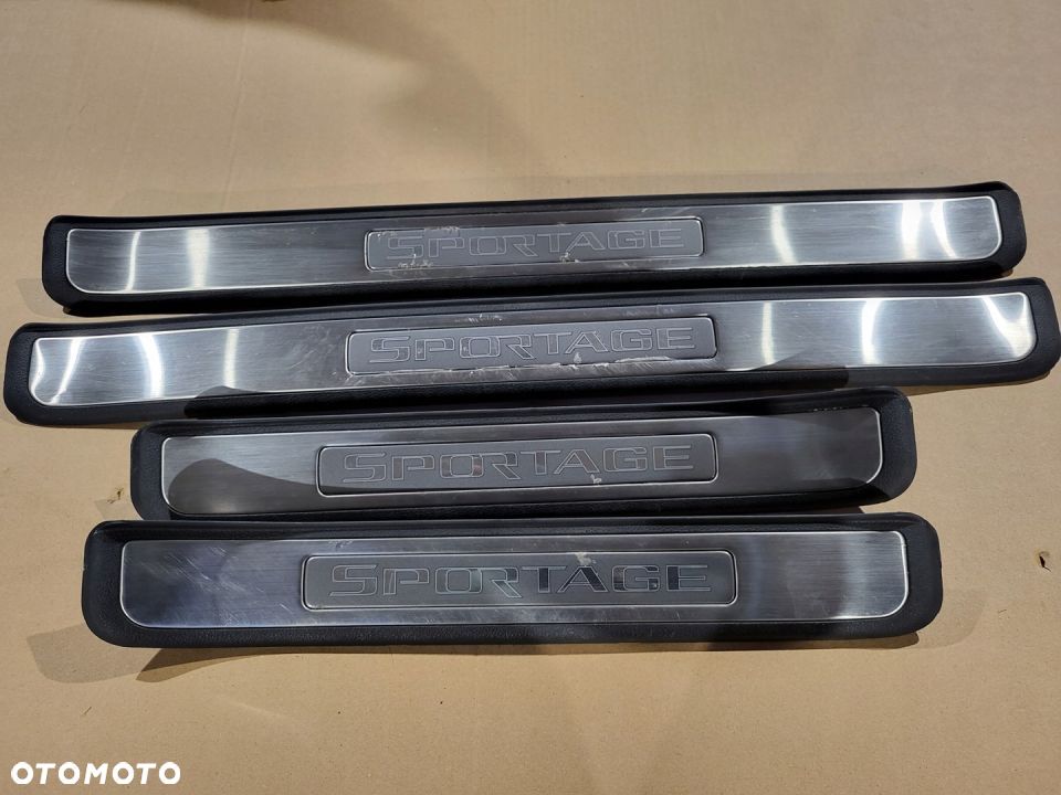 KIA SPORTAGE II LISTWY PROGOWE CHROM LISTWA PROGU