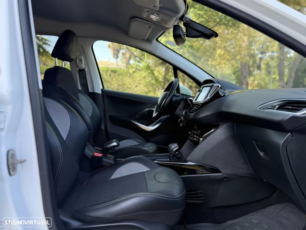 Peugeot 2008 1.2 PureTech Allure EAT6 - 7