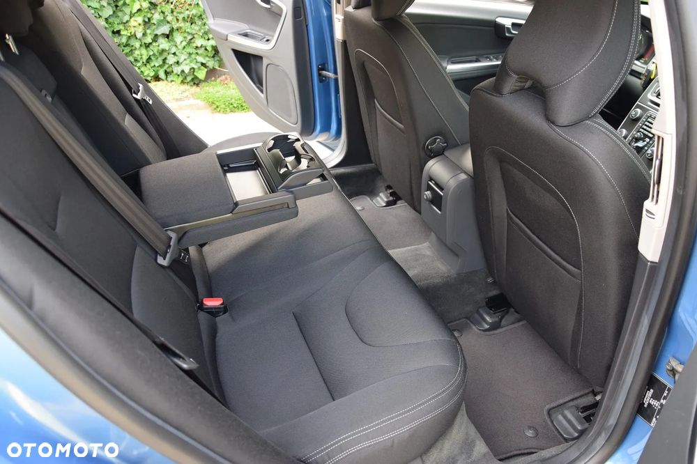 Volvo V60 D4 Momentum - 20