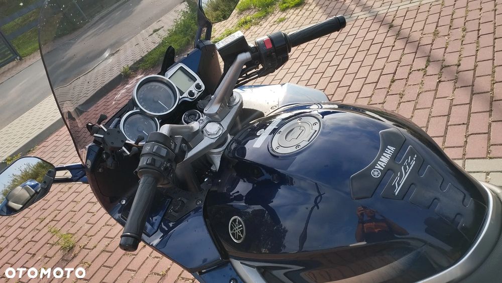 Yamaha FJR - 16