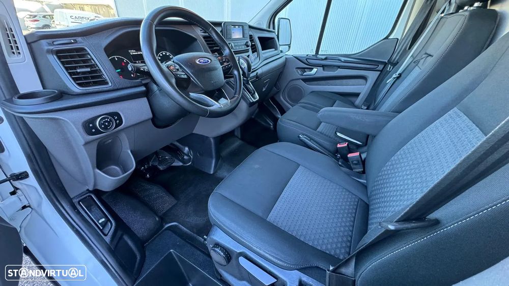 Ford Transit Custom 2.0 TDCi CX Automática - 30