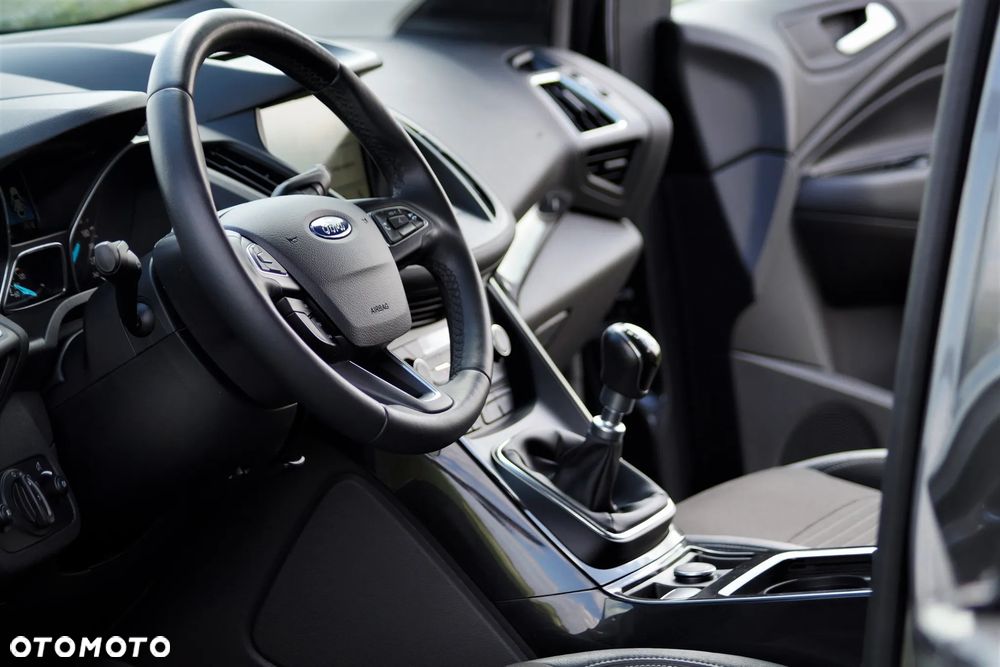 Ford Kuga - 27