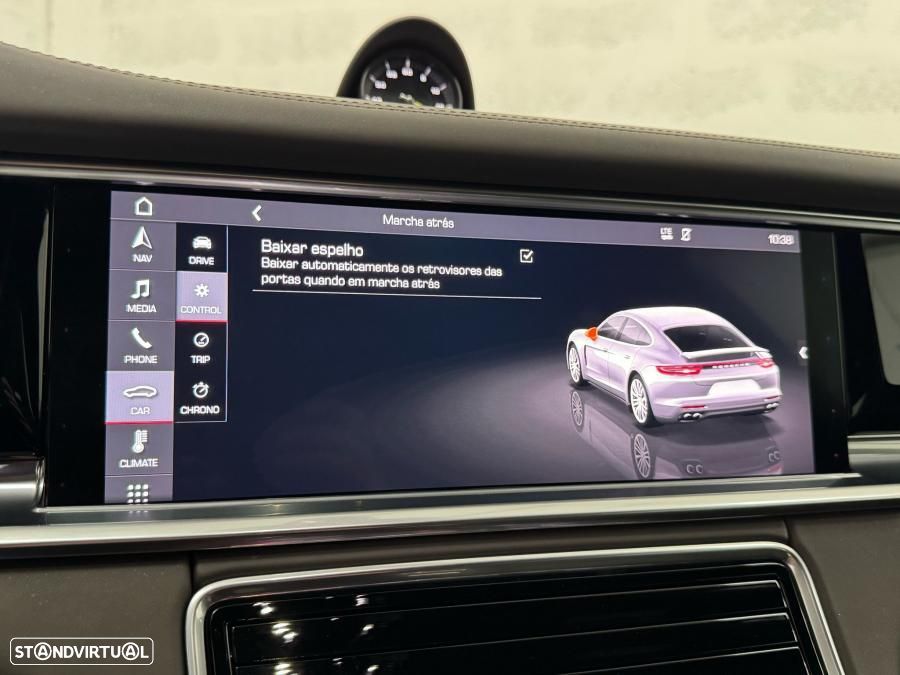 Porsche Panamera 4 E-Hybrid - 30