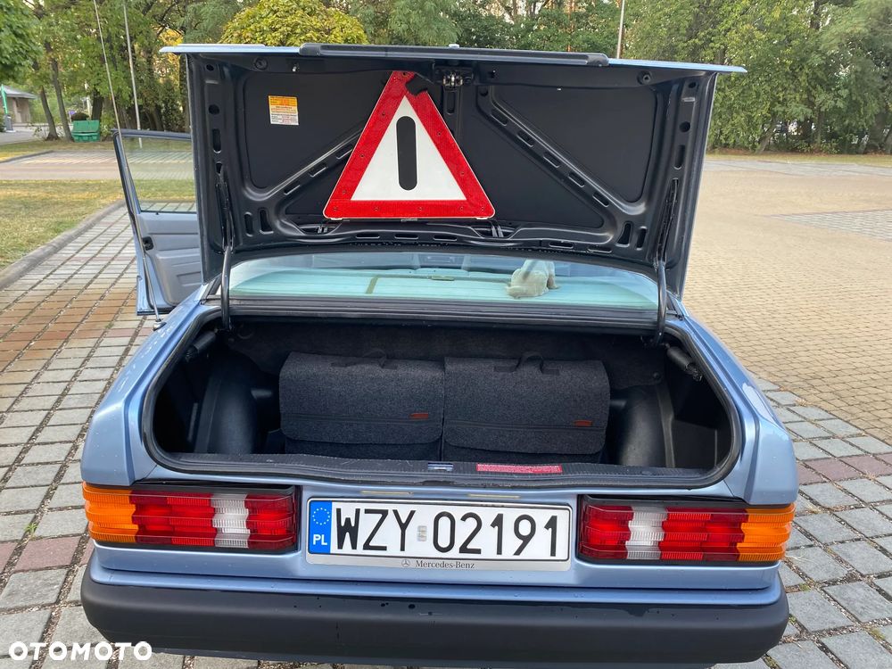 Mercedes-Benz W201 (190) - 13