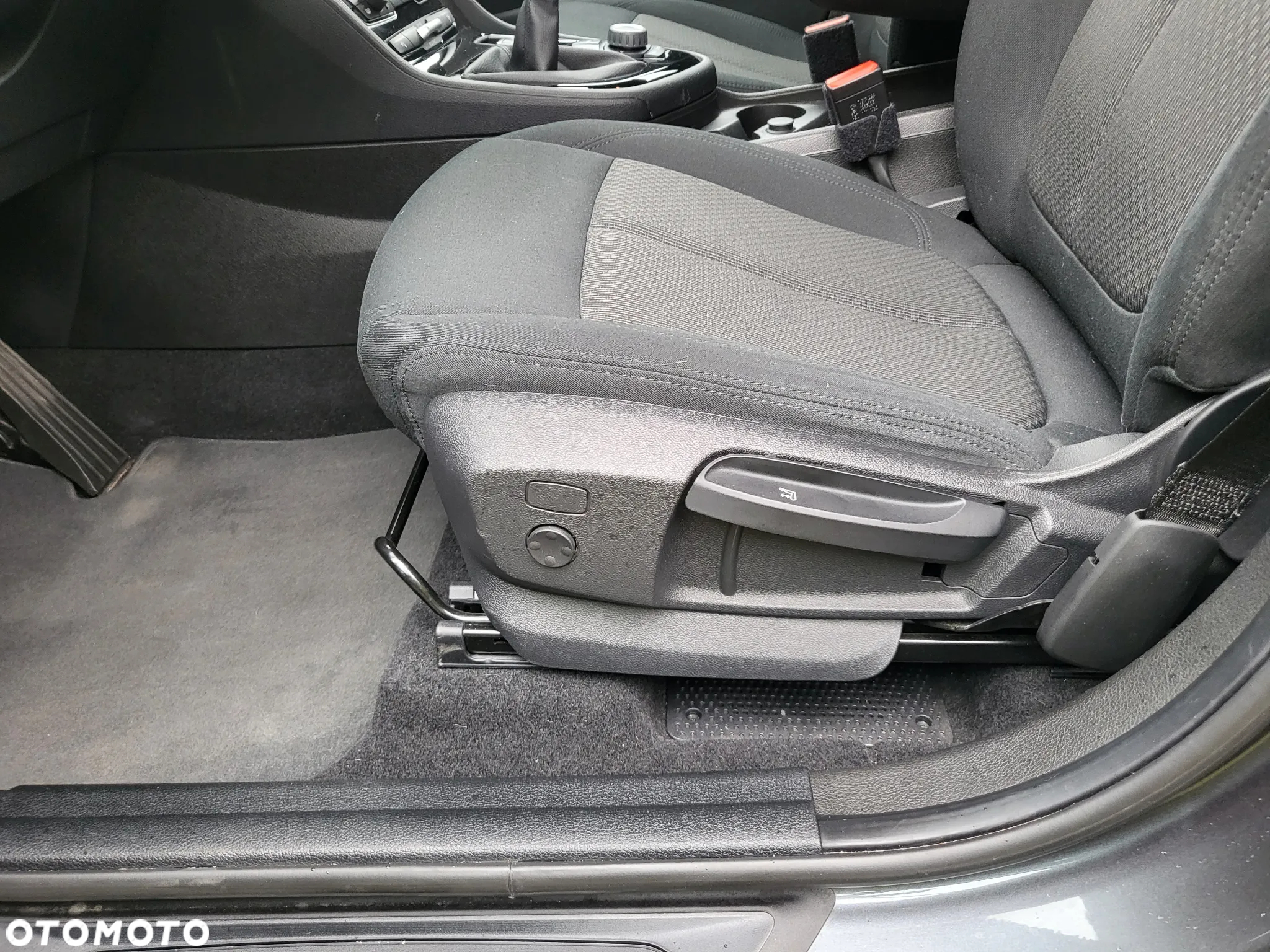 BMW Seria 2 218d Business Edition - 30
