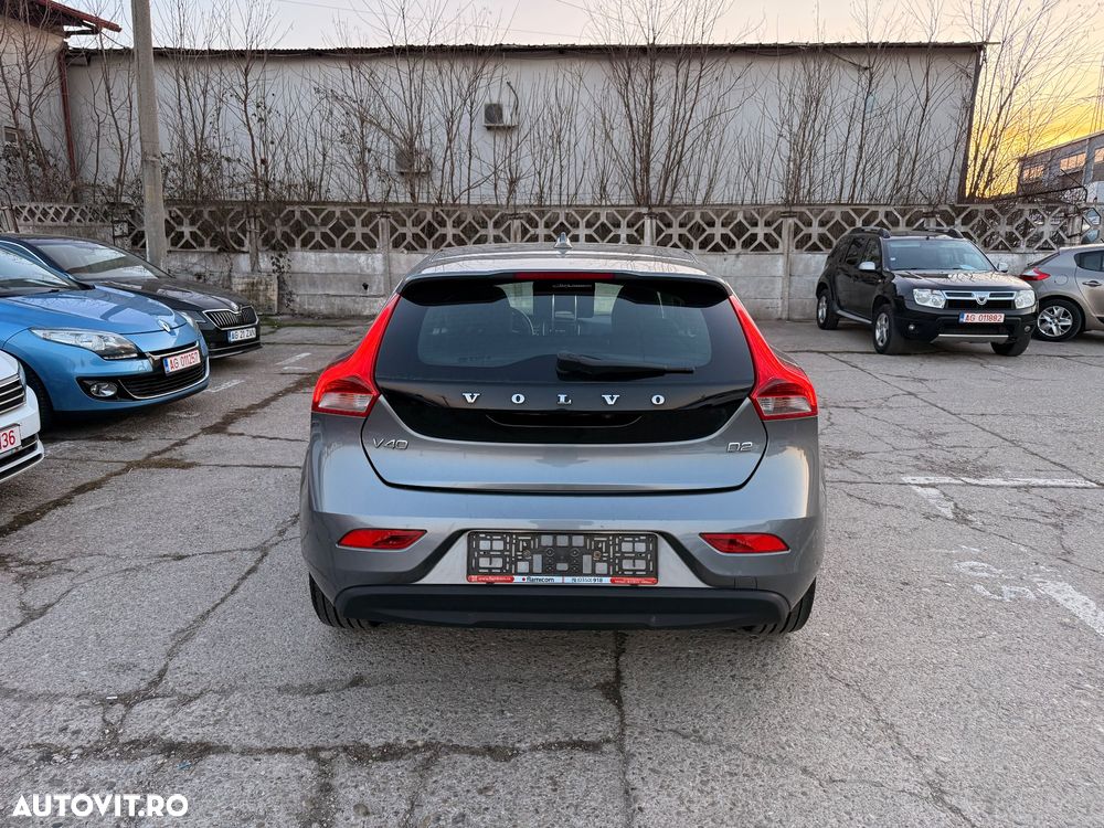 Volvo V40 D2 R Design - 1