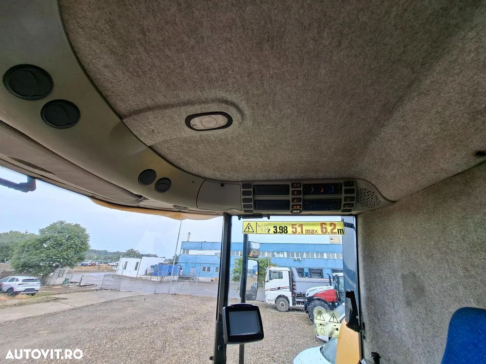 New Holland CX 6.90 ST5 COMBINA AGRICOLA CU HEDER PAIOASE 760CG 6,70M/22FT VF SI CARUCIOR TRANSPORT - 23