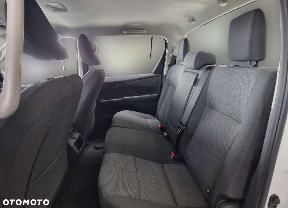 Toyota Hilux 2.8 D-4D mHEV Double Cab Live 4x4 - 9
