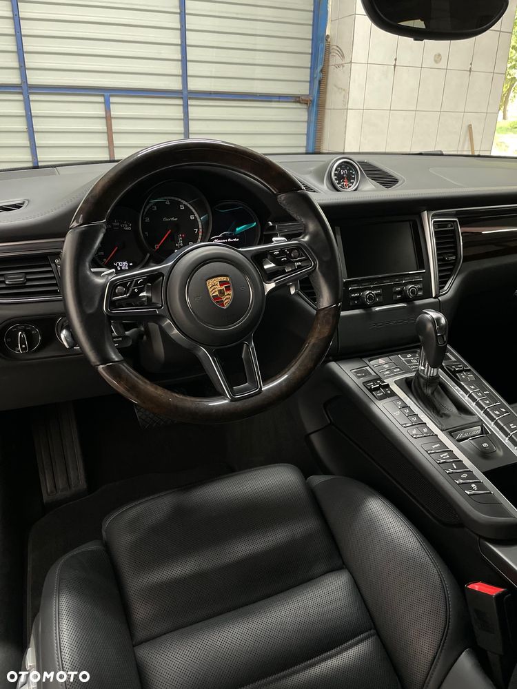 Porsche Macan Turbo PDK - 21