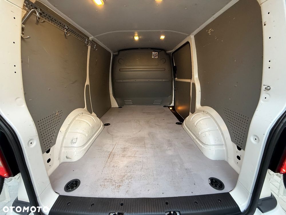 Volkswagen Transporter - 12