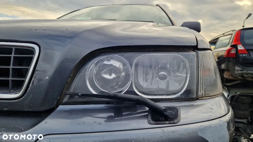 VOLVO V40 S40 LIFT LAMPA PRZÓD LEWA XENON - 1