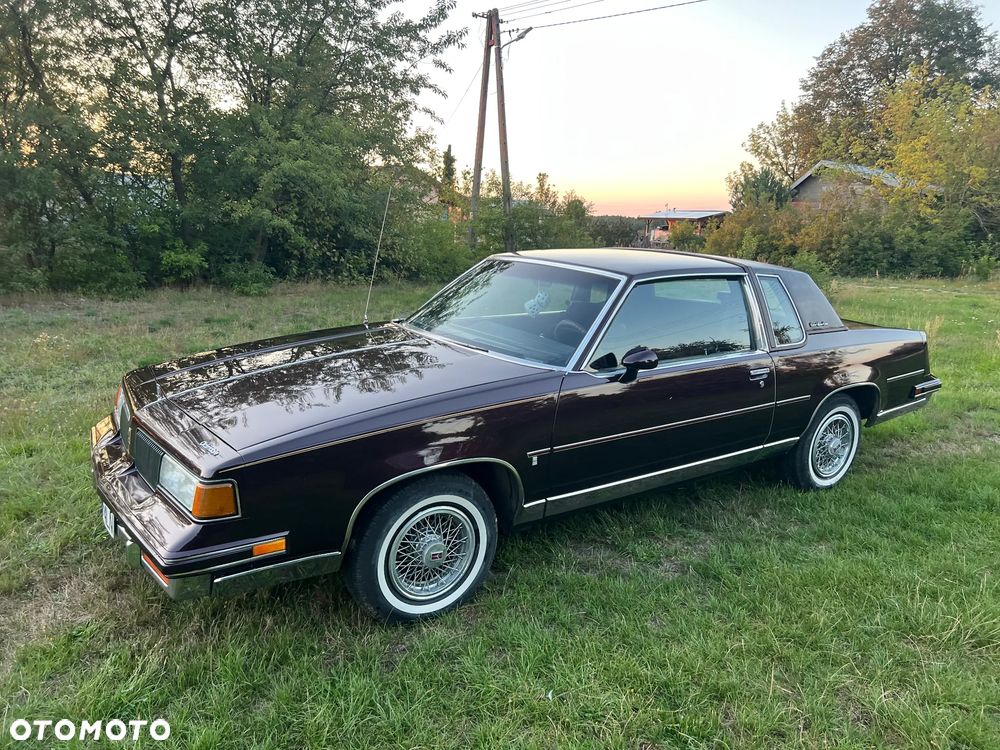 Oldsmobile Supreme - 3