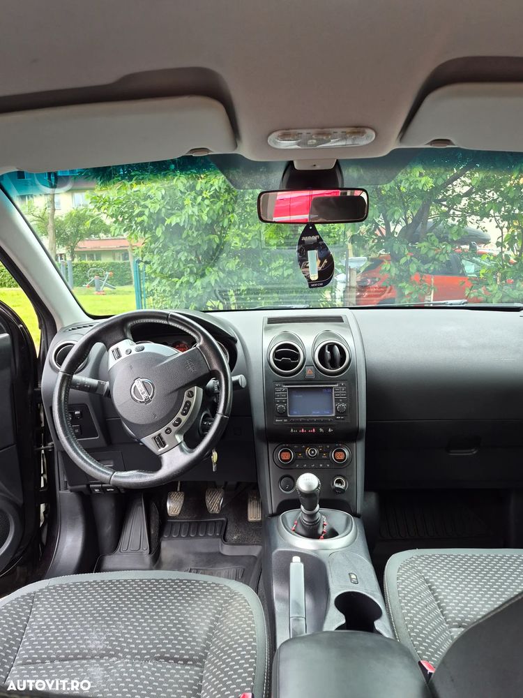 Nissan Qashqai - 2