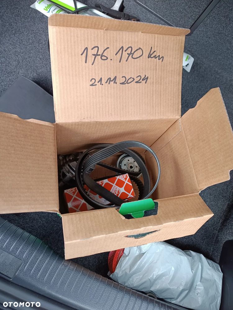 Volkswagen Golf 1.6 Comfortline - 32