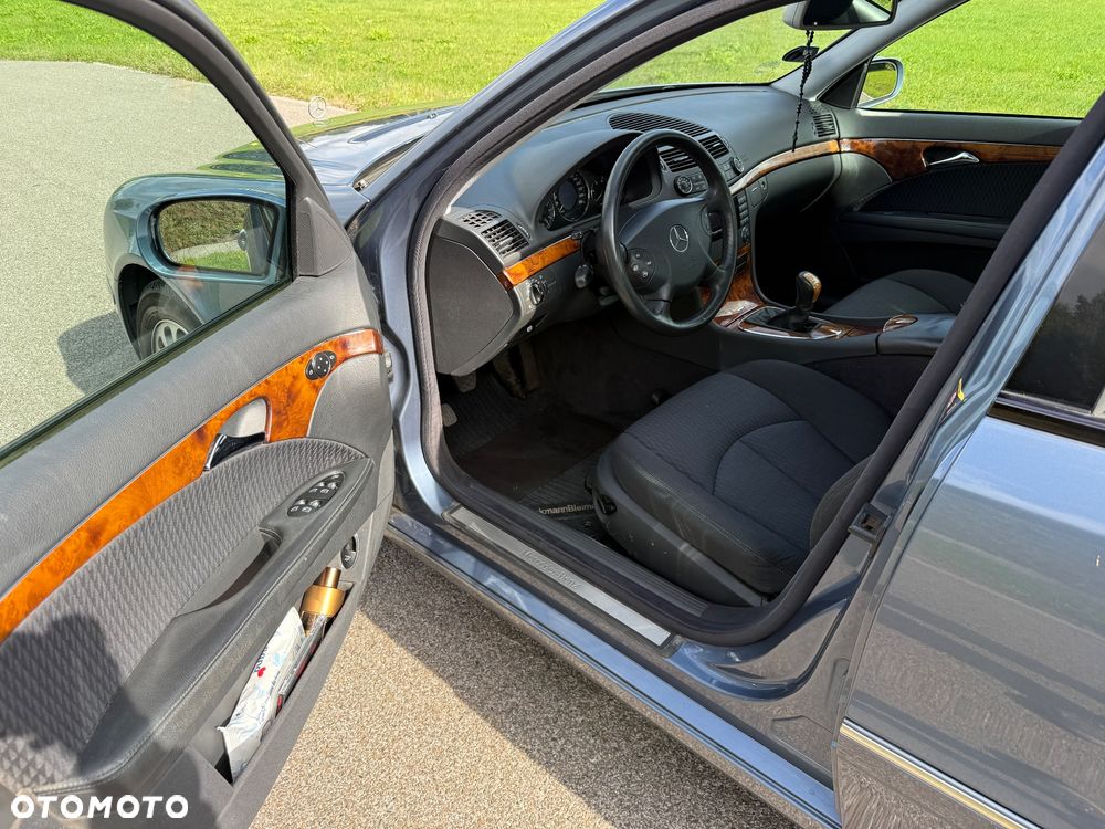 Mercedes-Benz Klasa E 220 CDI Elegance - 22