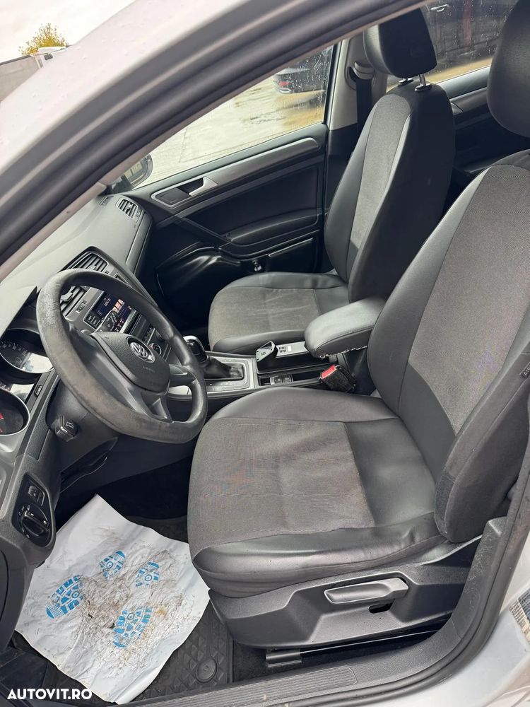Volkswagen Golf 1.6 TDI BlueMotion Technology DSG Comfortline - 12