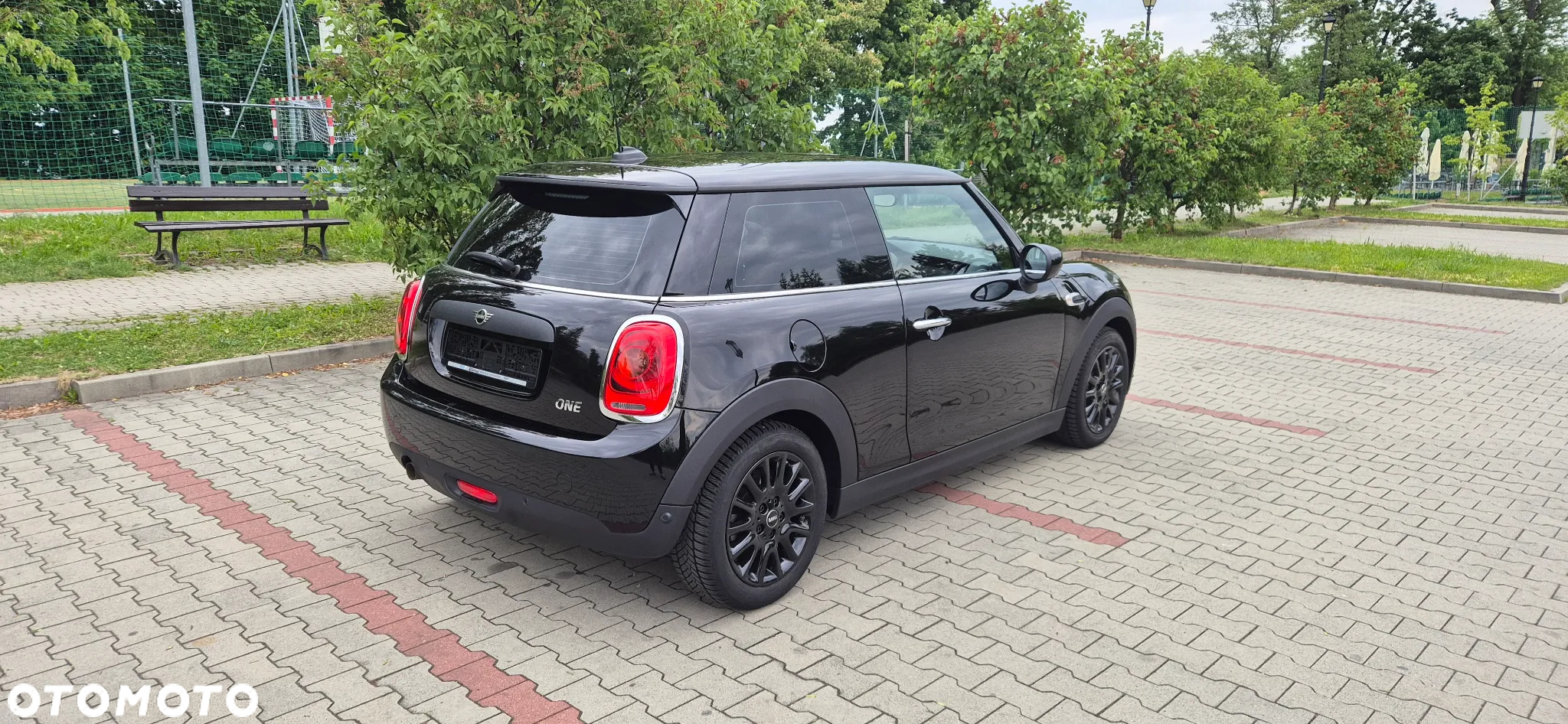 MINI ONE Blackyard - 6