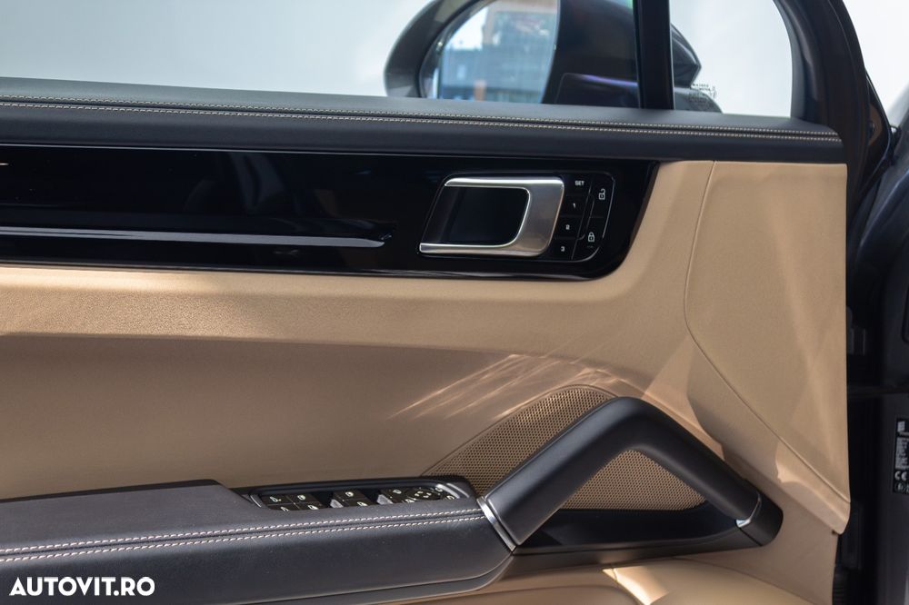 Porsche Cayenne - 22