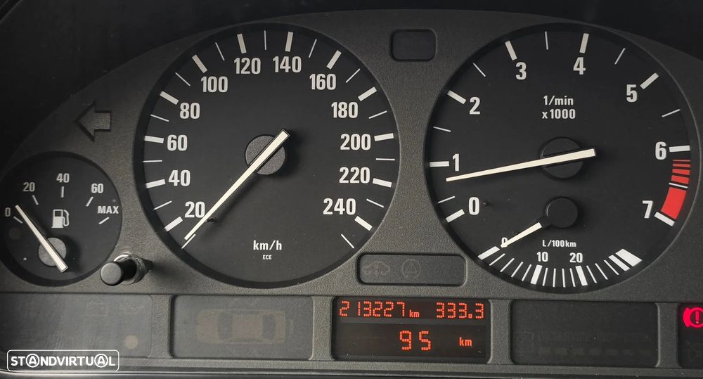 BMW X5 3.0 - 8